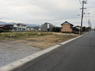 住宅用地（売地）北勢町其原 公簿89.99坪 角地 要農地法手続