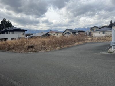 住宅用地（売地）大安町南金井 公簿174.54坪 笠取団地内 角地 広々お土地 要農地法手続