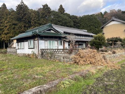 住宅用地（売地）北勢町瀬木 公簿245.99坪 更地渡し 広々お土地