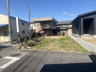 住宅用地（中古戸建）東員町瀬古泉 公簿287.60坪 建物3棟（居宅.倉庫.便所）室内綺麗 広々お土地 農地2筆付き